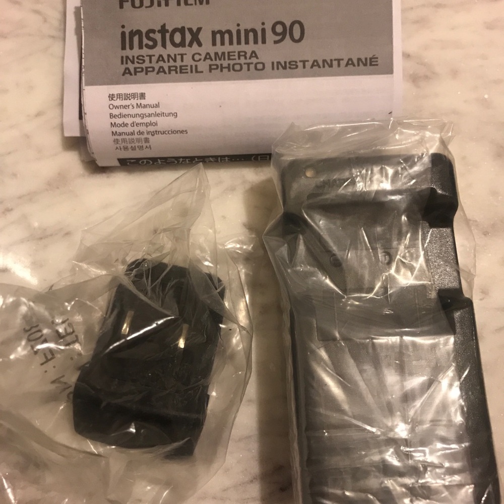 Fujifilm Instax Mini 90 Neo Classic - Picture 4 of 4